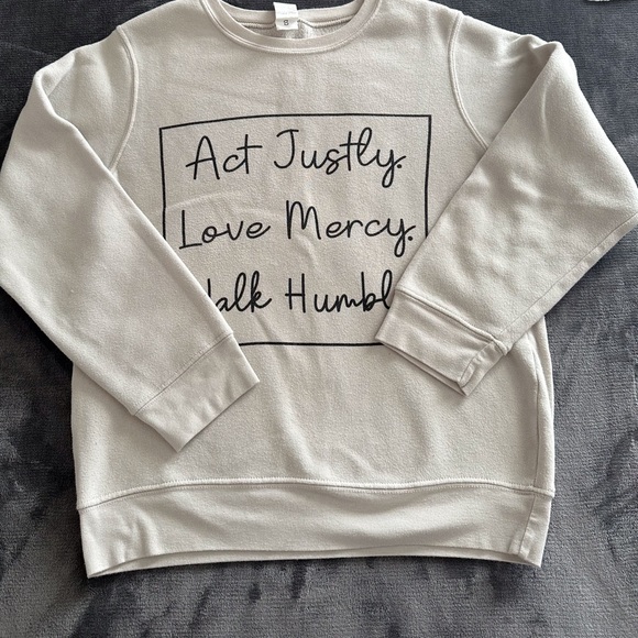 Sweatshirt - Picture 1 of 3